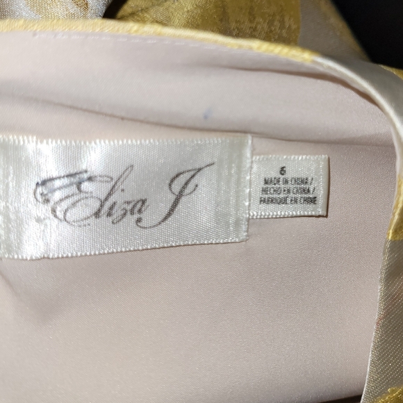 Eliza J. Elegant Gold Floral Women's Ballgown (Size 6) - Picture 9 of 10